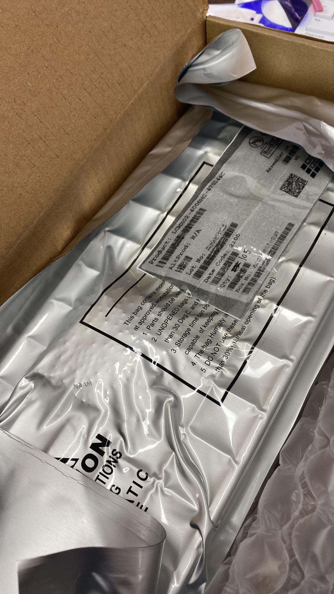 LCMXO2-4000HC-4TG144C