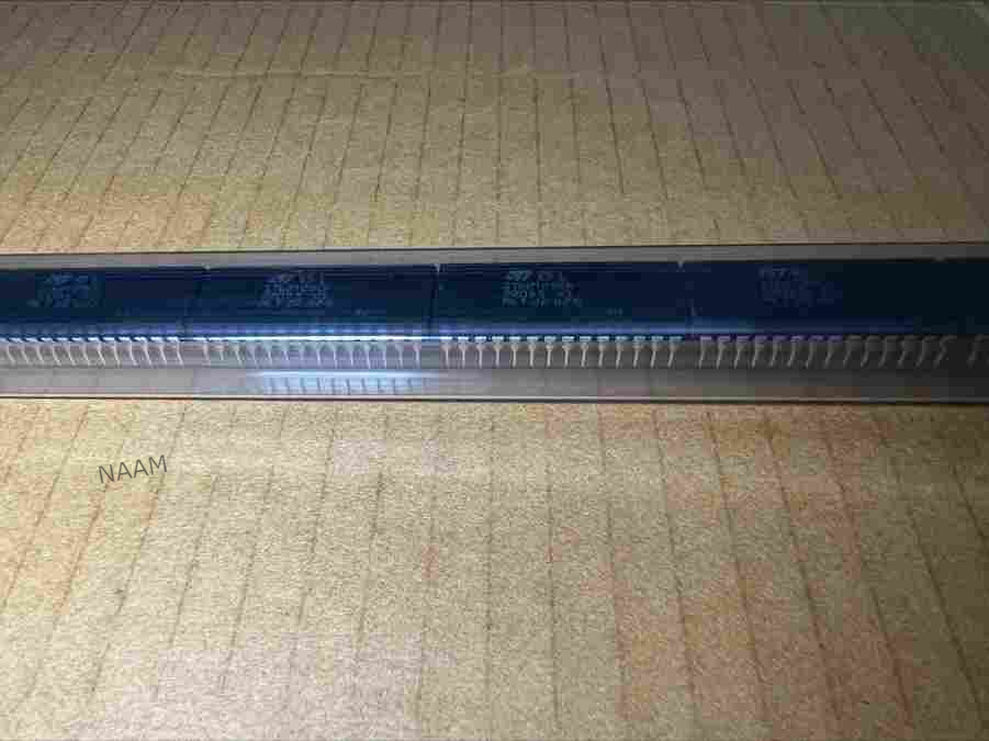 ST62T25C6 view 3